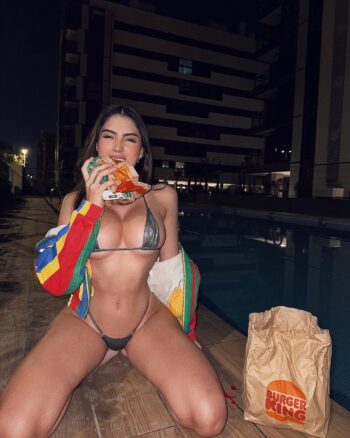 Paulina Franco, modelo mexicana de OnlyFans mostrando su figura sexy